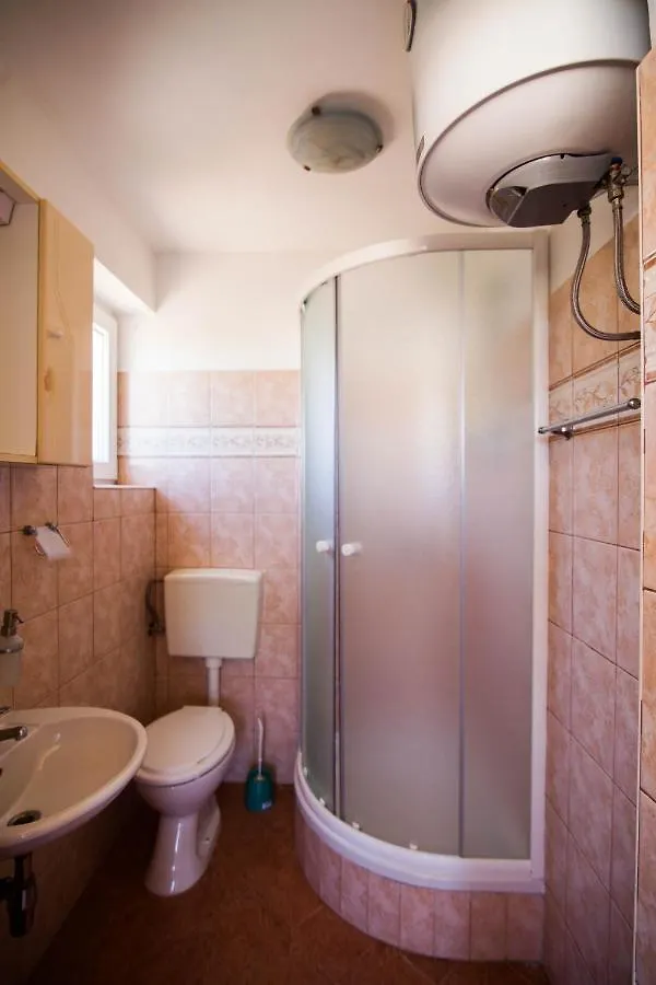Kenan Apartmani Liznjan Croatia